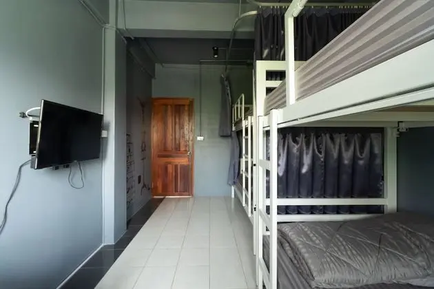 Mixed Dormitory 4 Bunk Beds