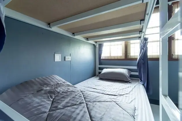 Mixed Dormitory 4 Bunk Beds