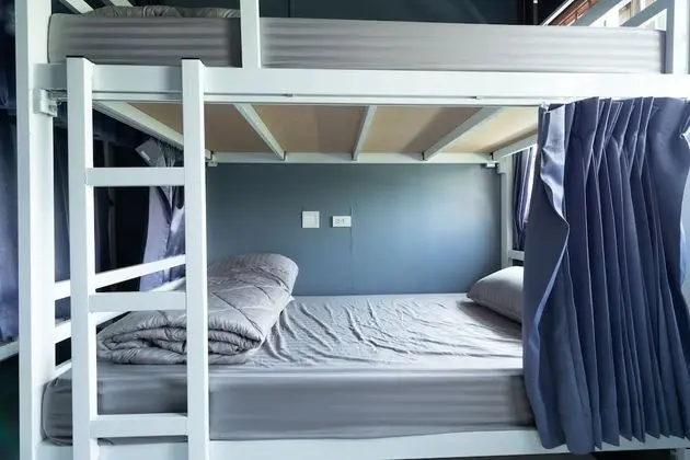Mixed Dormitory 4 Bunk Beds