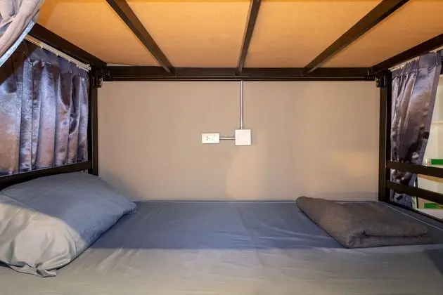 Mixed Dormitory 8 Bunk Beds