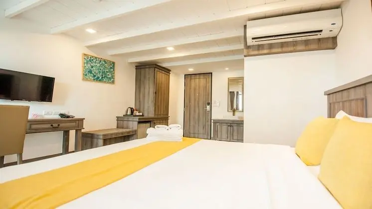 Deluxe Premier Room