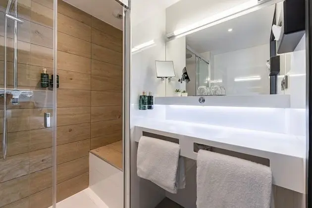 Classic Tek Büyük veya İki Ayrı Yataklı Oda (With Shower)