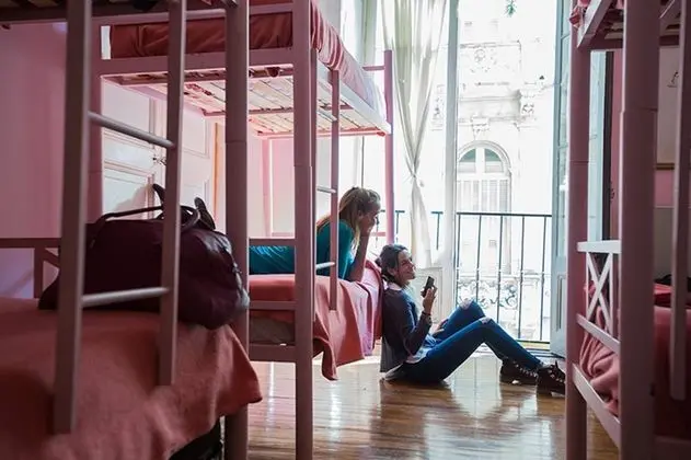 Ortak Ranzalı Oda, Sadece kadınlar için, Ortak Banyo