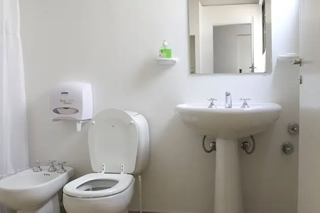 Tek Büyük Yataklı Oda, Ortak Banyo