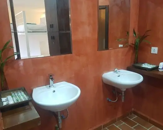 Ortak Ranzalı Oda, Karma Ranzalı Oda