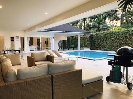 4 Bedrooms Private Pool Villa