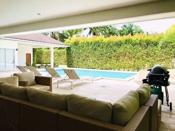 4 Bedrooms Private Pool Villa