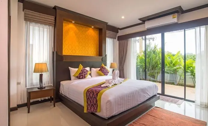 3 bedrooms Luxury Villa