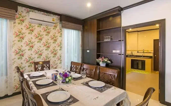 3 bedrooms Luxury Villa