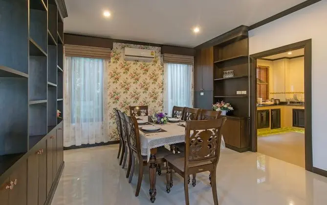 3 bedrooms Luxury Villa