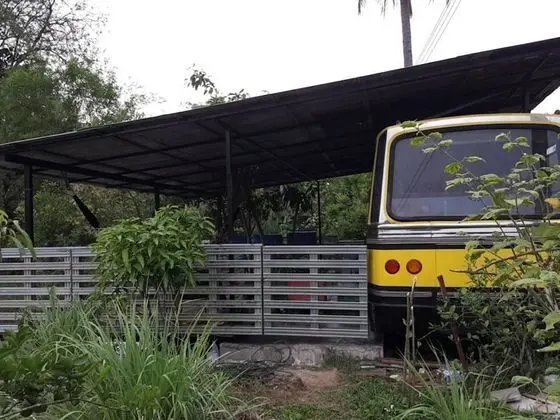 Bus House with Shared Bathroom