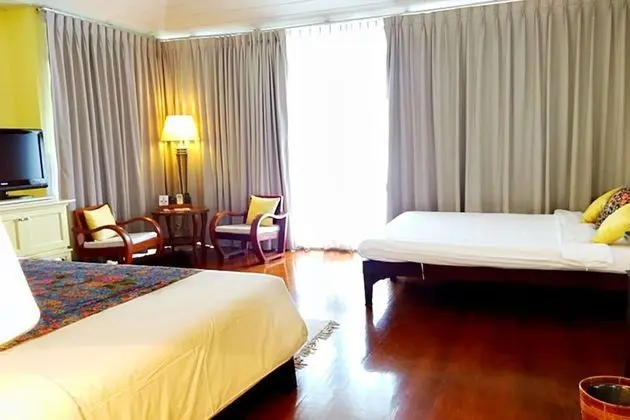 Courtyard with Triple Bed