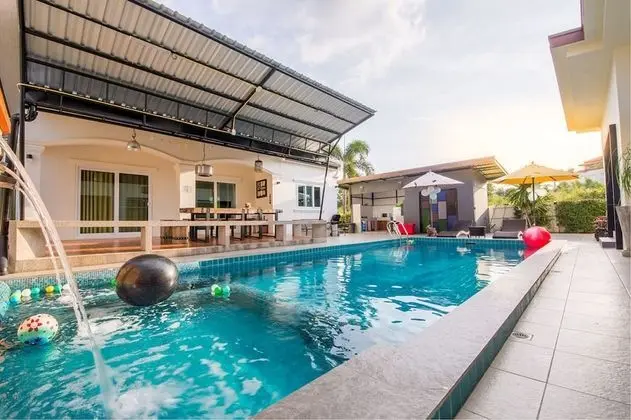 6-Bedroom Pool Villa