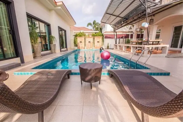 6-Bedroom Pool Villa