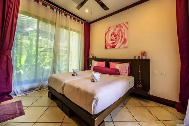 Elite Villa, 3 Yatak Odası, Kişiye Özel Havuzlu, Havuz Manzaralı