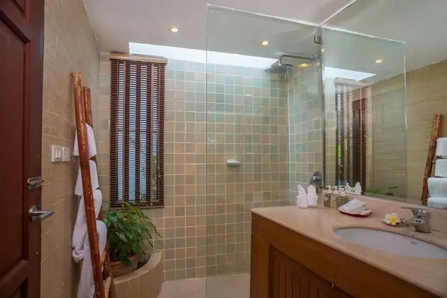 Luxury Villa, Birden Çok Yatak