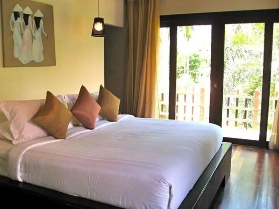 4 Bedrooms Villa