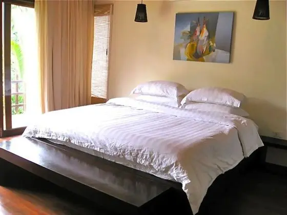 4 Bedrooms Villa
