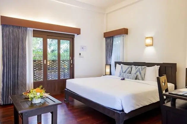 Deluxe Villa (1 Way Airport Transfer)
