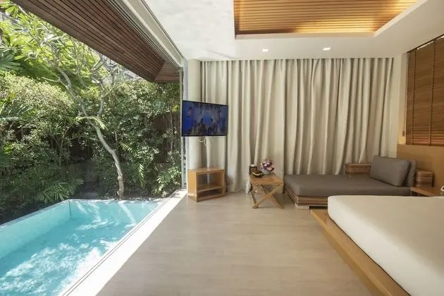 Deluxe Pool Villa (RoundTrip Airport Transfer)