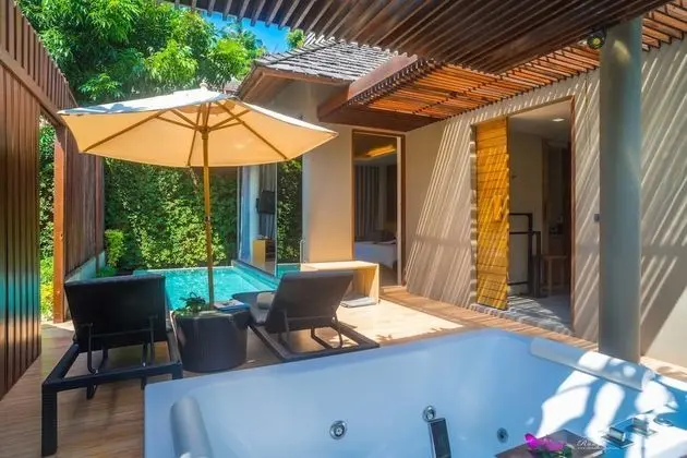 Deluxe Pool Villa (RoundTrip Airport Transfer)