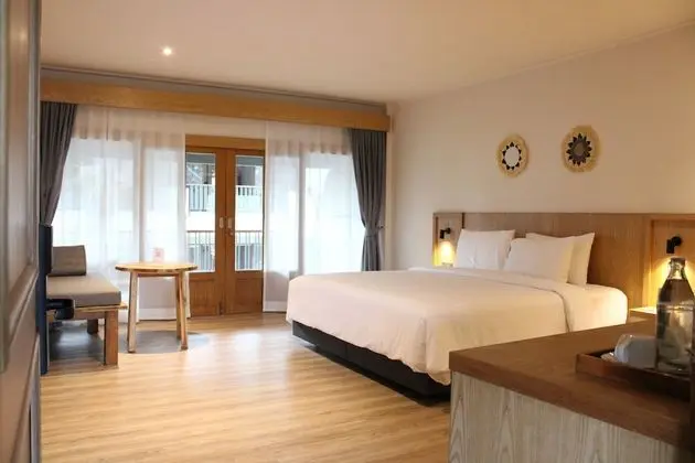 Superior Room (1 Way Airport Transfer)