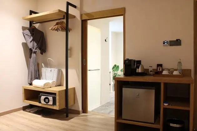 Superior Room (1 Way Airport Transfer)