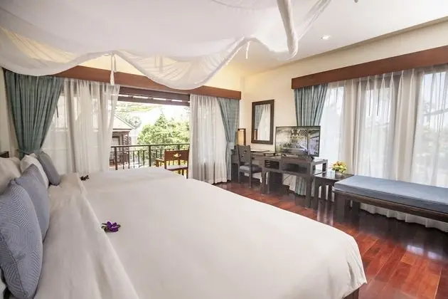 Superior Room (1 Way Airport Transfer)