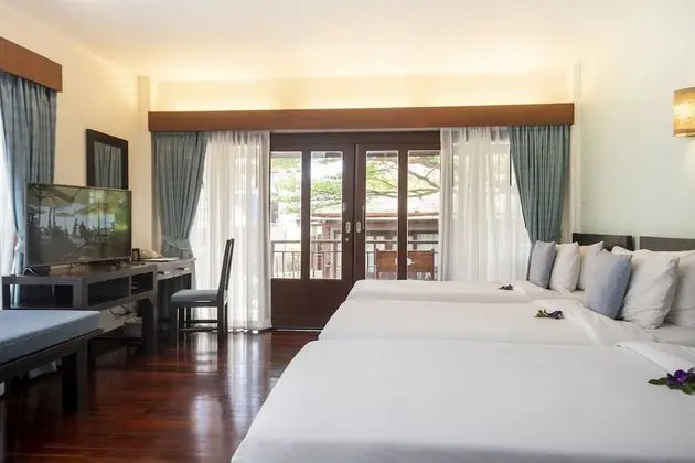 Superior Room (1 Way Airport Transfer)