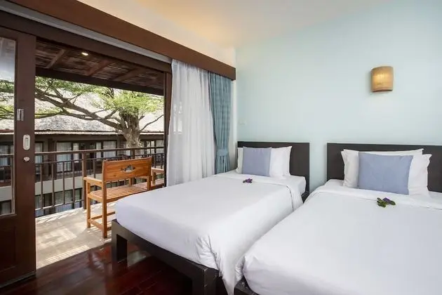 Superior Room (1 Way Airport Transfer)