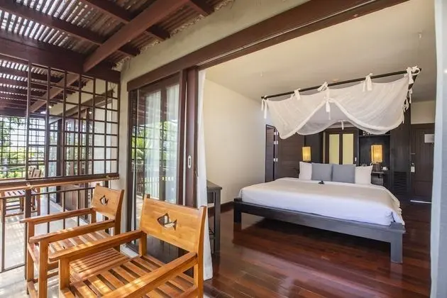Superior Room (1 Way Airport Transfer)
