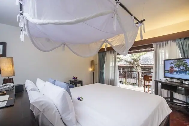 Superior Room (1 Way Airport Transfer)