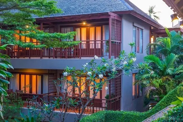 Superior Room (1 Way Airport Transfer)