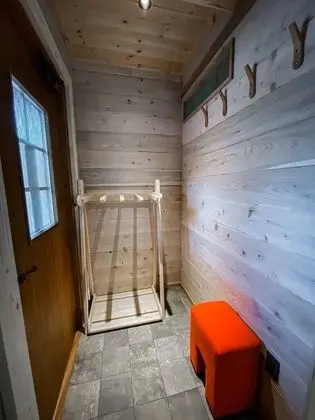 Basic Kır Evi, Sigara İçilmez