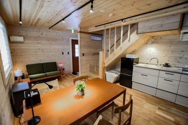 Basic Kır Evi, Sigara İçilmez