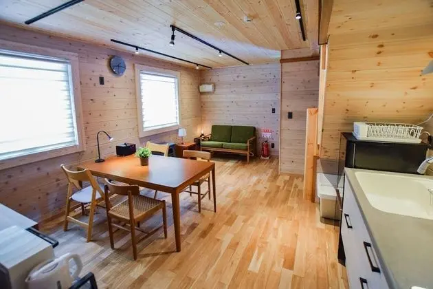 Basic Kır Evi, Sigara İçilmez