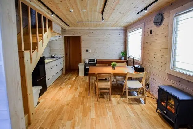 Basic Kır Evi, Sigara İçilmez