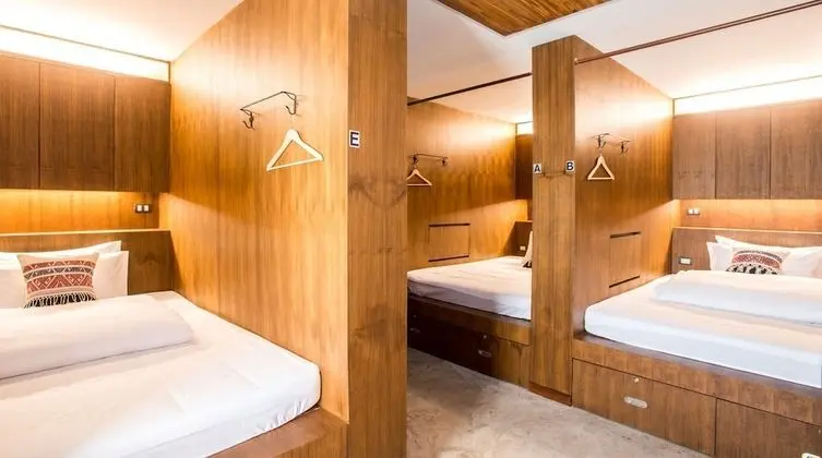 5-Queen Cabin Bed Mixed Dormitory With Shared Bathrooms