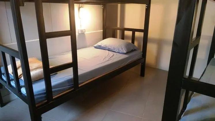 Mixed dorm 4 bed