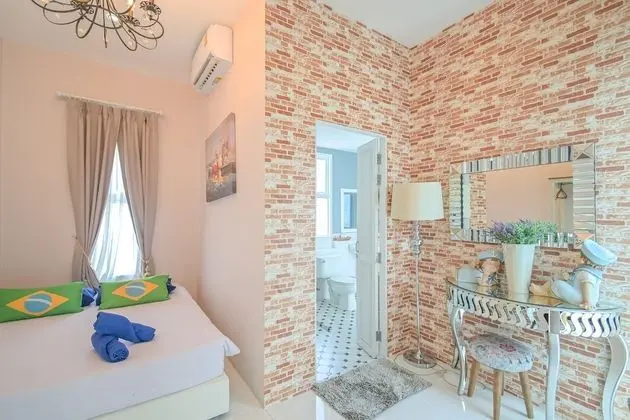 4 Bedrooms Pool Villa For 2 Pax (A10,B9)
