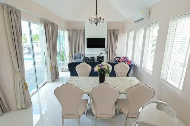 4 Bedrooms Pool Villa For 2 Pax (A10,B9)