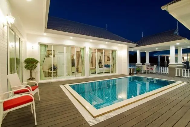 4 Bedrooms Pool Villa For 2 Pax (A10,B9)