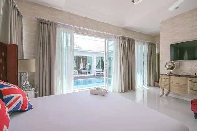 4 Bedrooms Pool Villa For 2 Pax (A10,B9)