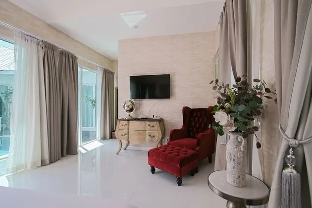 Sanctuary Pool Villa (B8)
