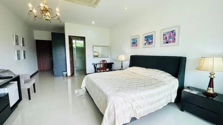 Standard Room with Mountain View