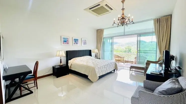 Standard Room with Mountain View