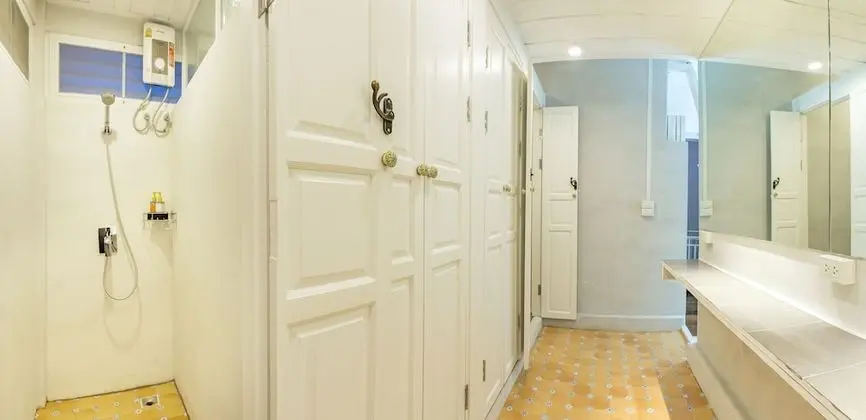 Single Room (shared Bathroom)