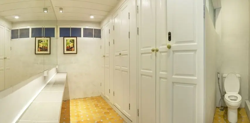 Single Room (shared Bathroom)
