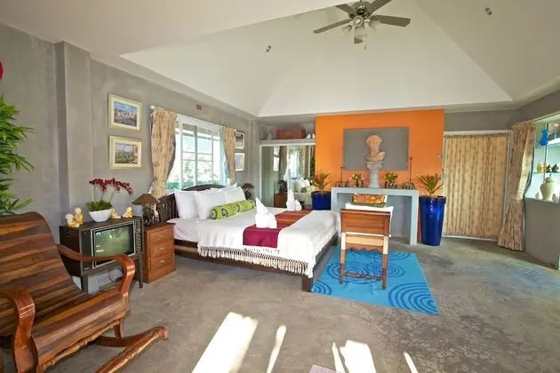 Penthouse Suite with Kitchen