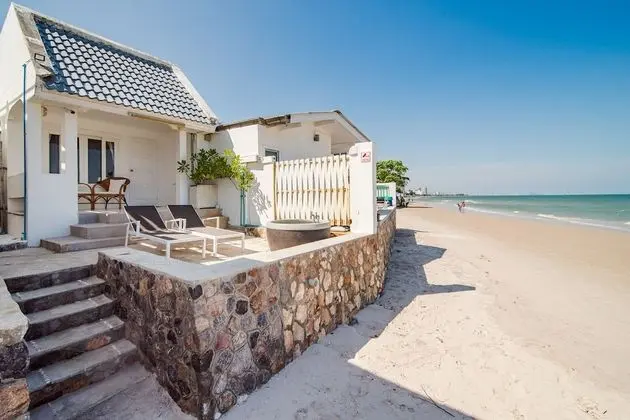 One Bedroom Beachfront suite